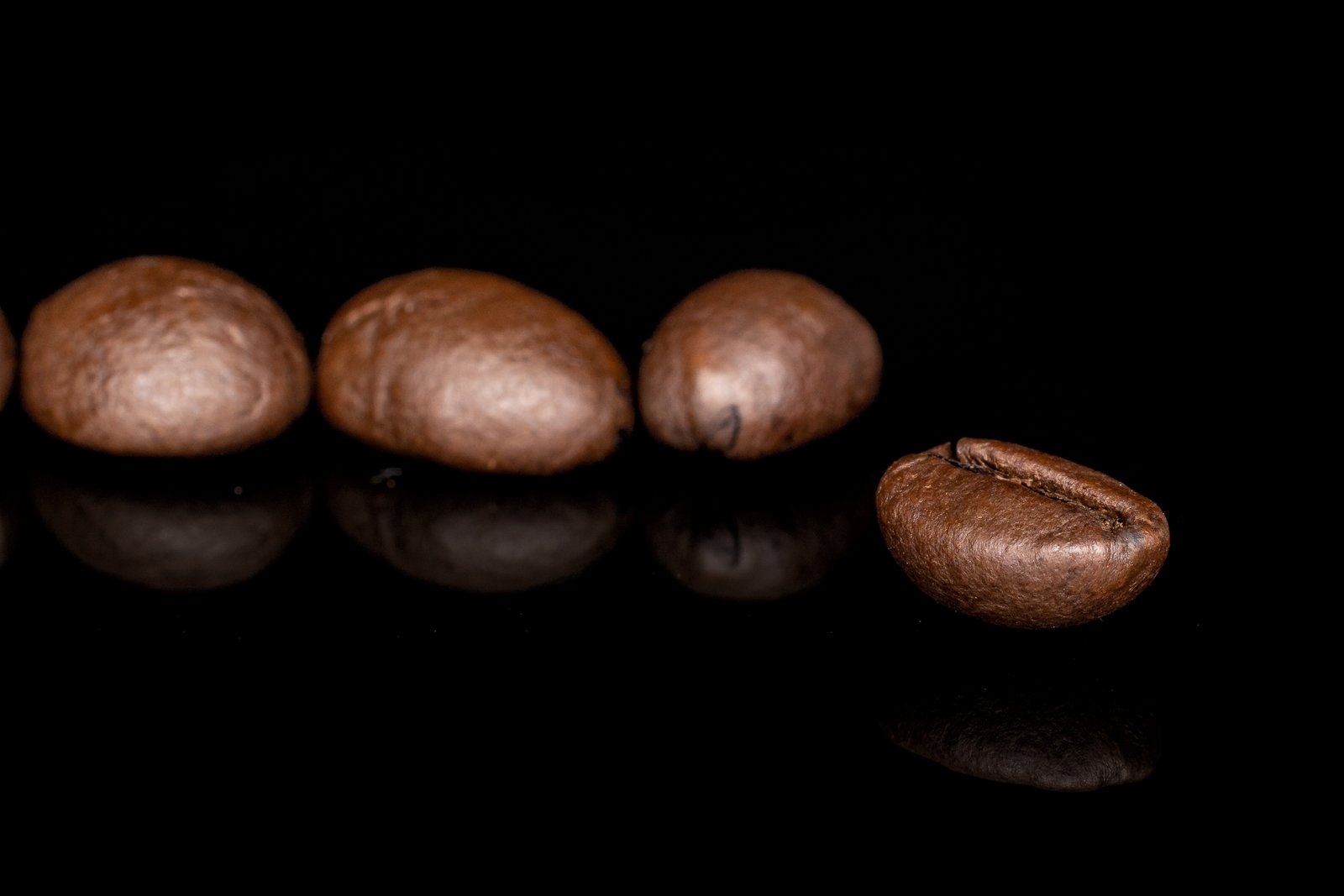 How Reflective Surfaces Are Quietly Ruining Your Product Photos (And How to Fix Them)