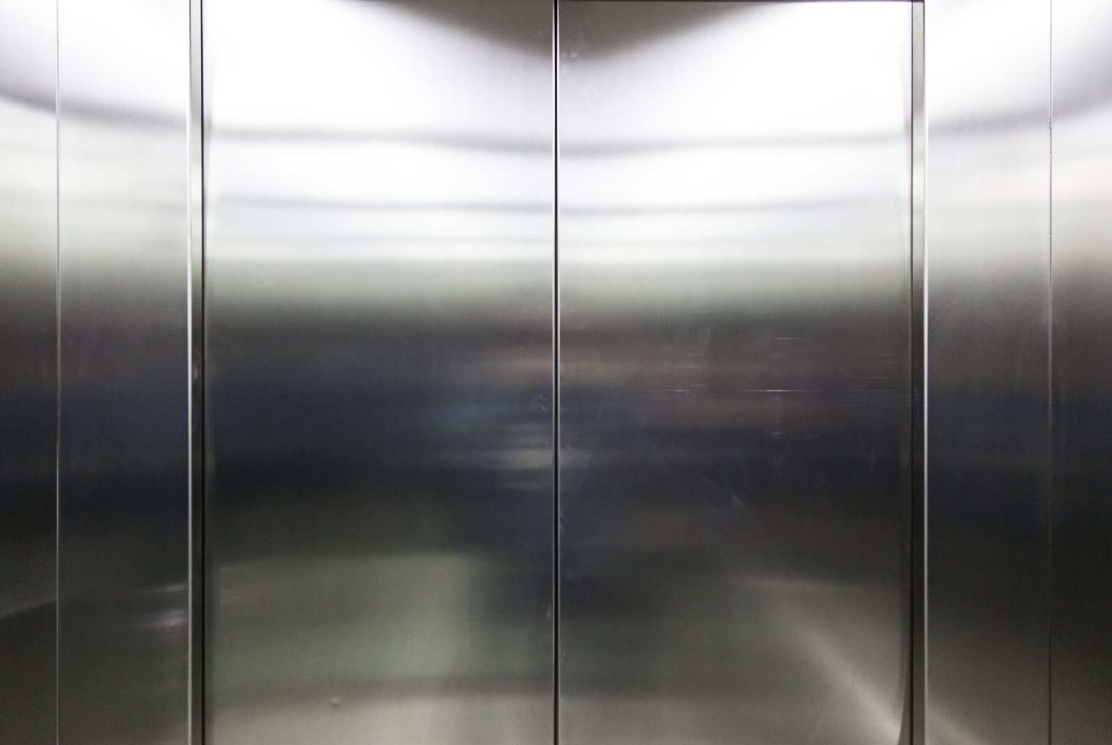How Reflective Surfaces Are Secretly Ruining Your Product Photos (And How to Fix Them)