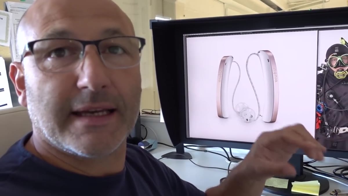 Karl explaining photographing each hearing aid separately