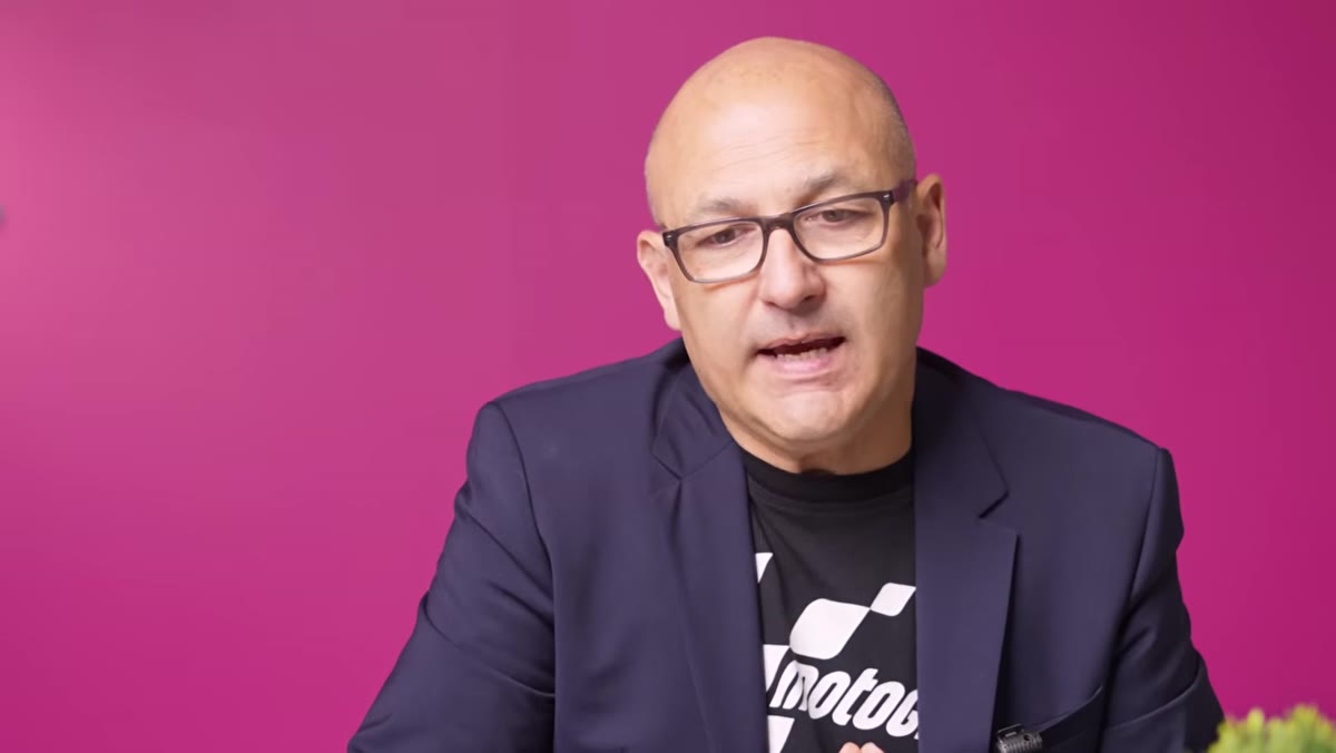 Karl describing the naive expectation that clients want pretty pictures