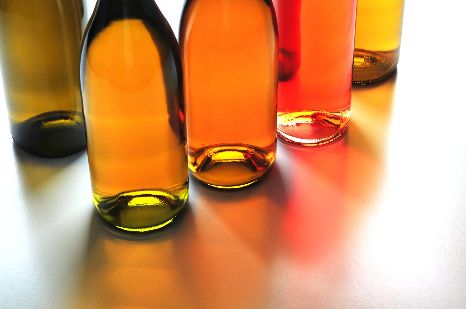 Why Your Bottle Photos Look Flat (And the Lighting Fix That Actually Works)