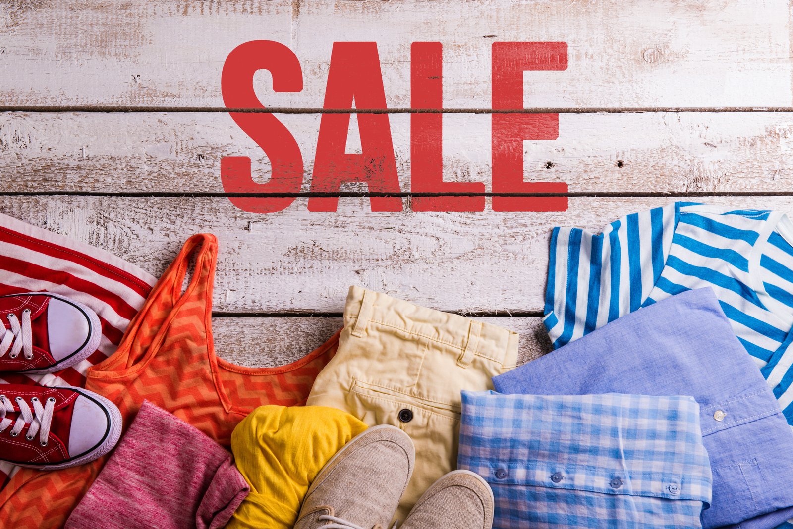 Why Your Clothing Flat Lays Look Cheap (And the Lighting Fix That Changes Everything)