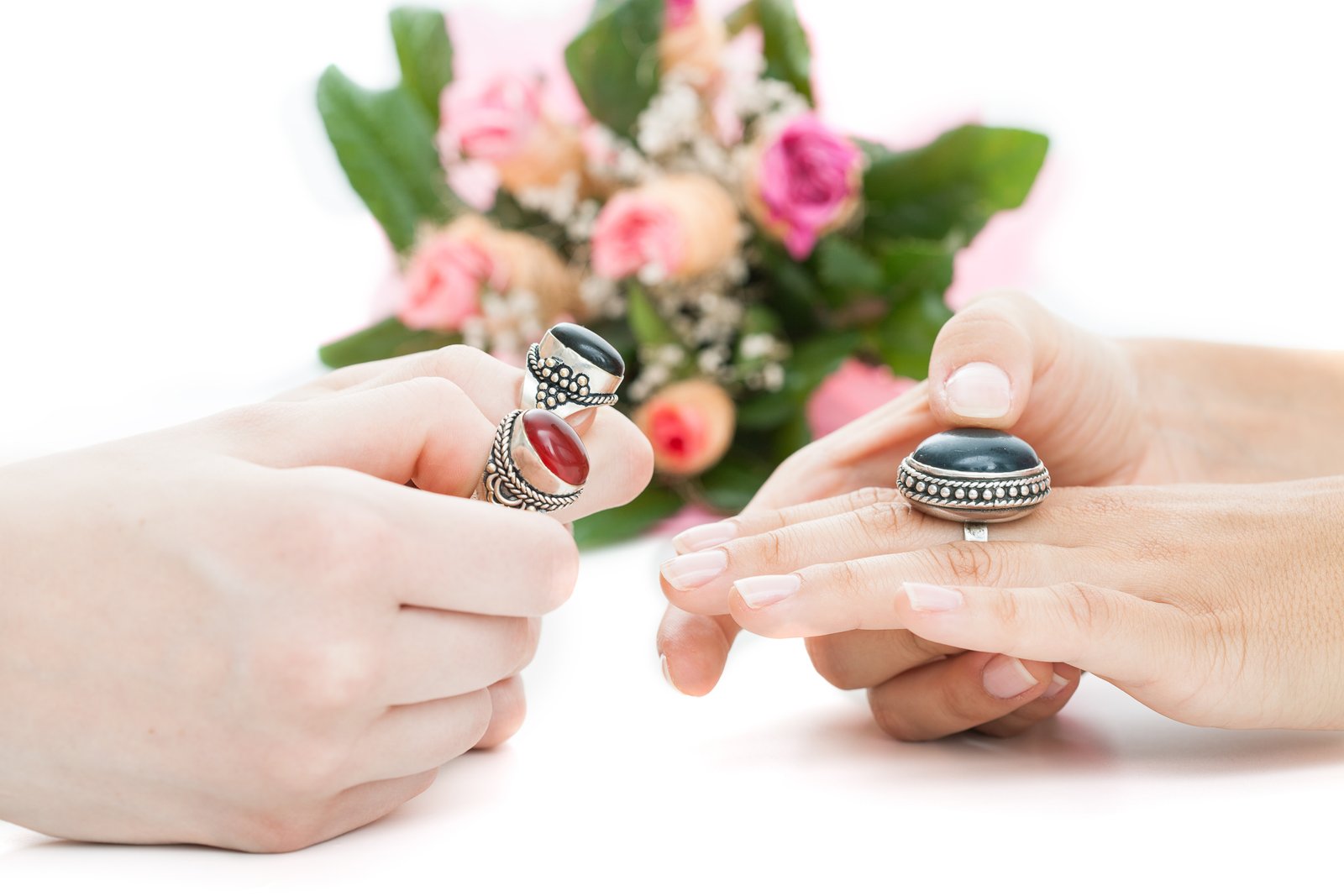 Why Your Jewelry Photos Look Dull (And the Lighting Fix That Changed Everything)