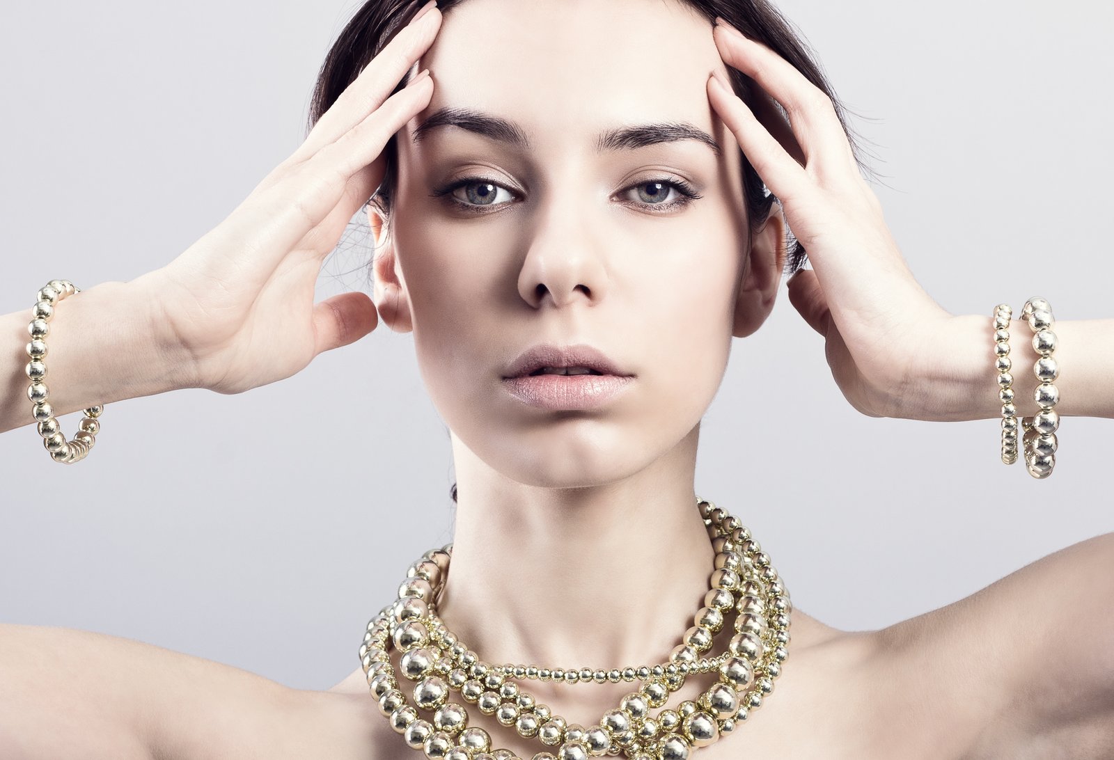 Why Your Jewelry Photos Look Flat (And the Lighting Fix That Changes Everything)